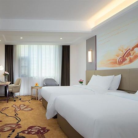 Vienna Hotels Jinghong Luaran gambar