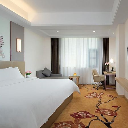 Vienna Hotels Jinghong Luaran gambar